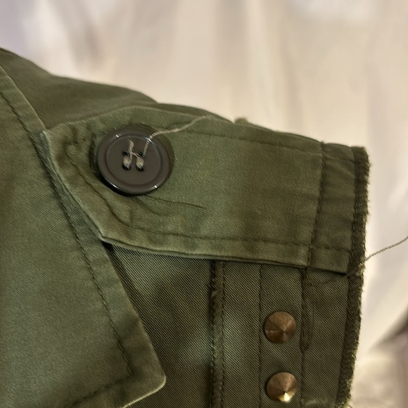 2/$30 Military Green Sleeveless Vest Asymmetrical Zip Closure Sz 8 - Picture 5 of 11